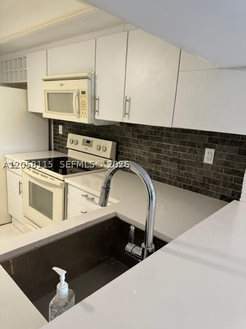 8933 Sw 123rd Ct 207-5 Property Photo 6