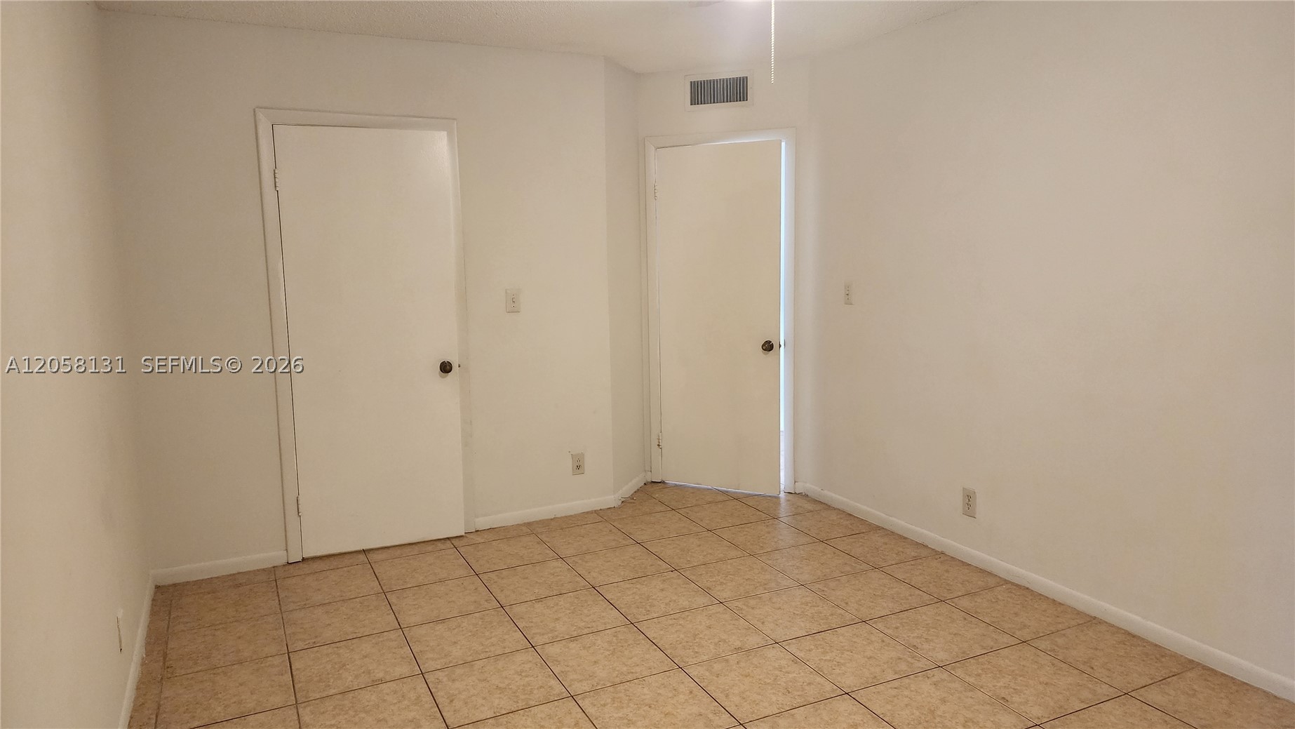 8290 Lake Dr 405 Property Photo 7