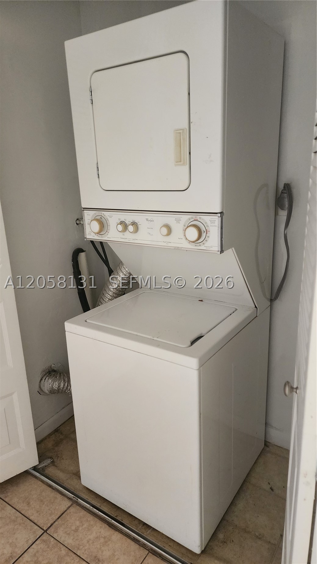 8290 Lake Dr 405 Property Photo 13