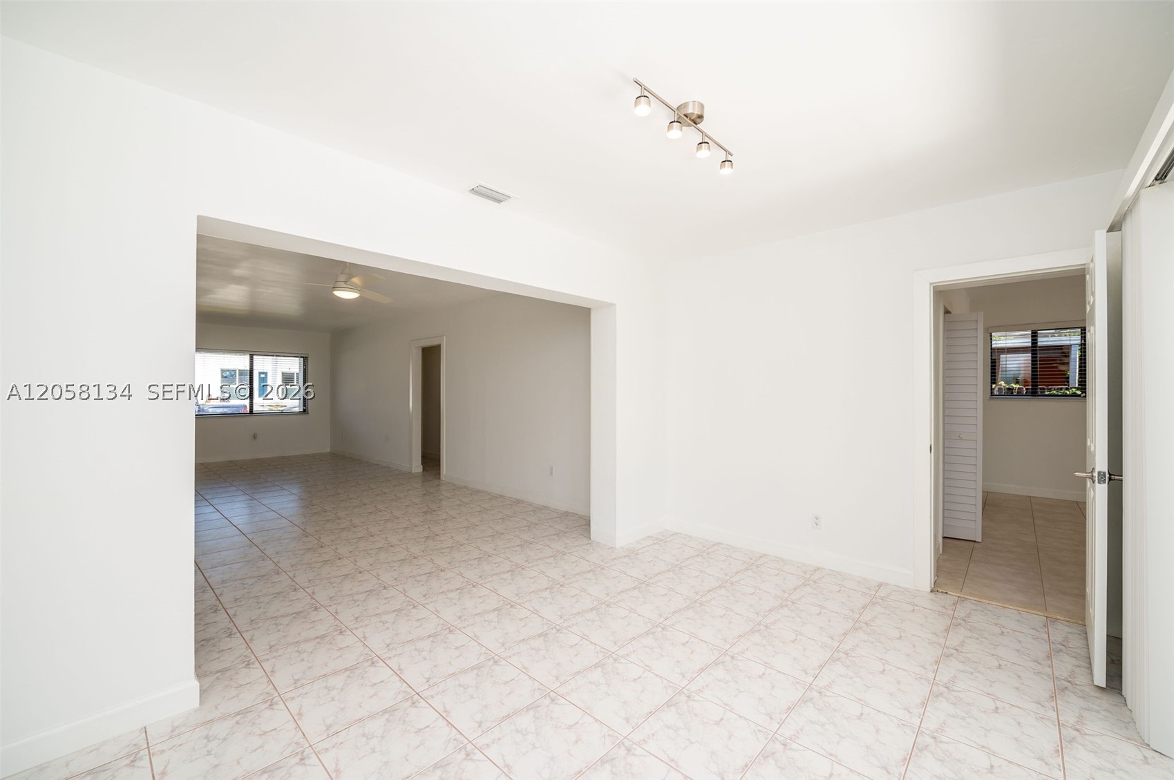 2340 Sw 16th St Property Photo 6