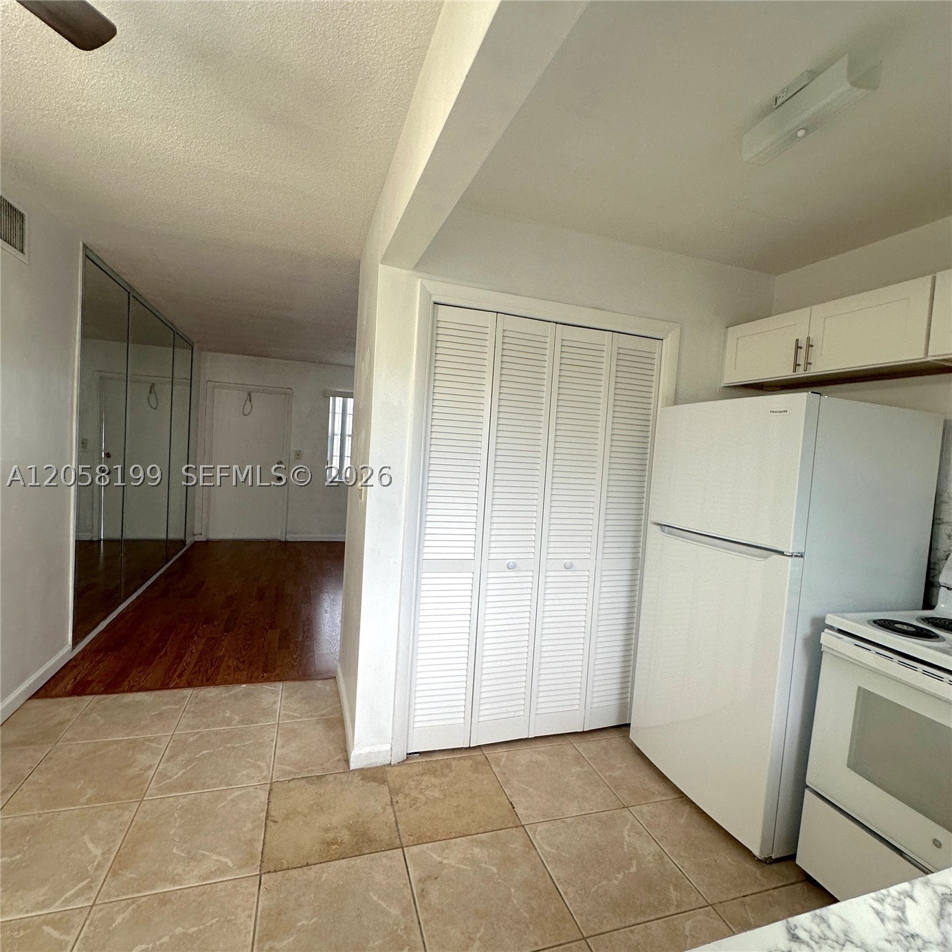 2826 Van Buren St 8 Property Photo 5