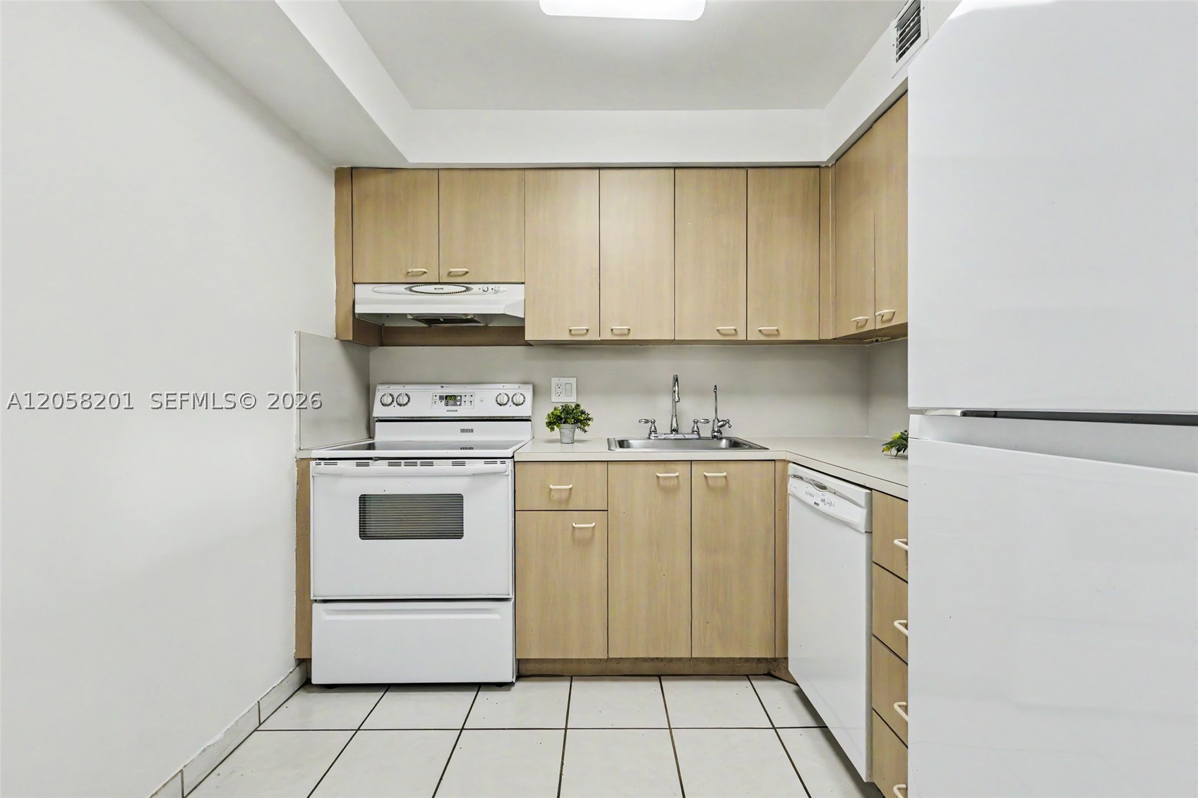 1825 W 44th Pl 509 Property Photo 13