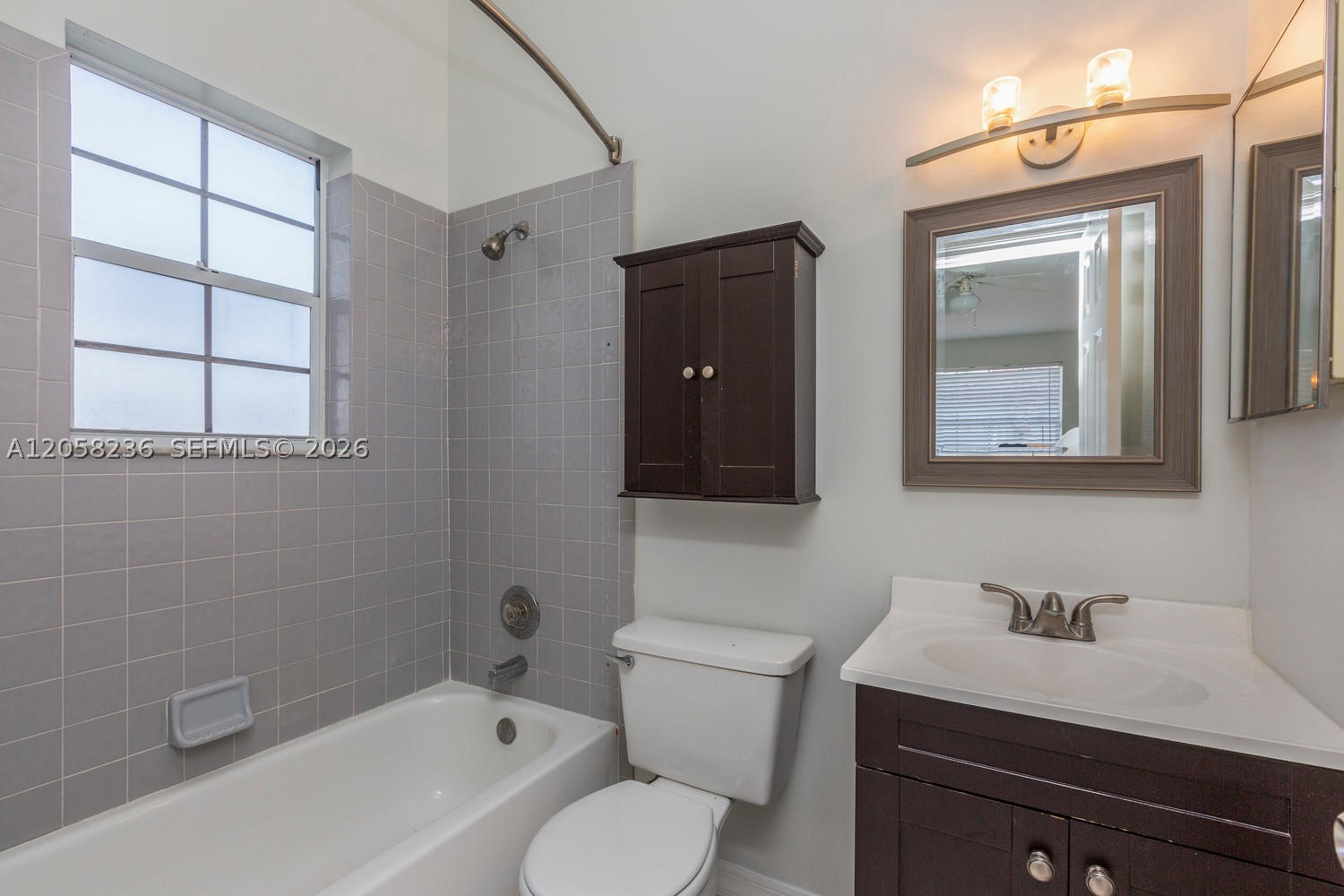 20700 Sw 81st Ave Property Photo 6