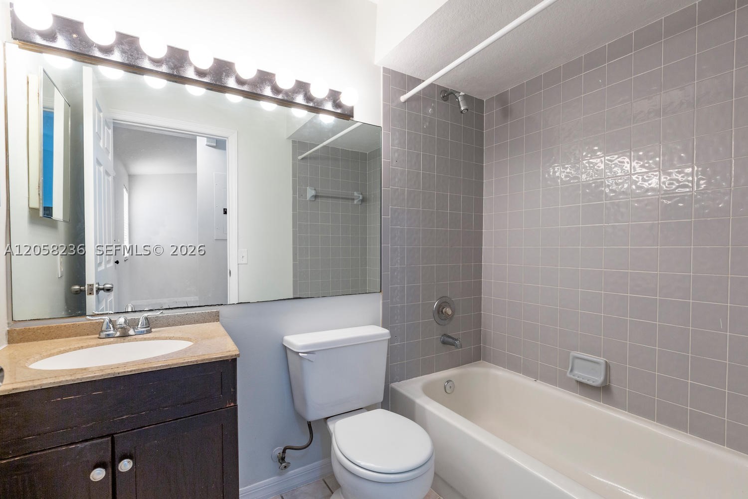 20700 Sw 81st Ave Property Photo 8