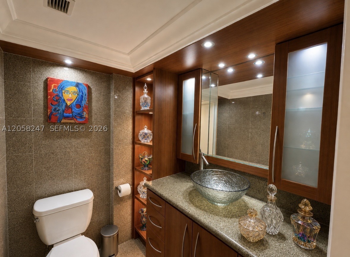 9511 Collins Ave 1507 Property Photo 5