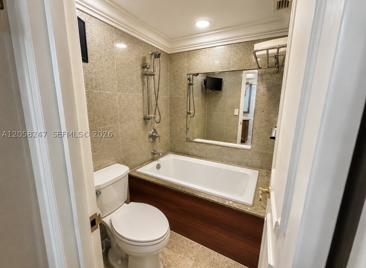 9511 Collins Ave 1507 Property Photo 15