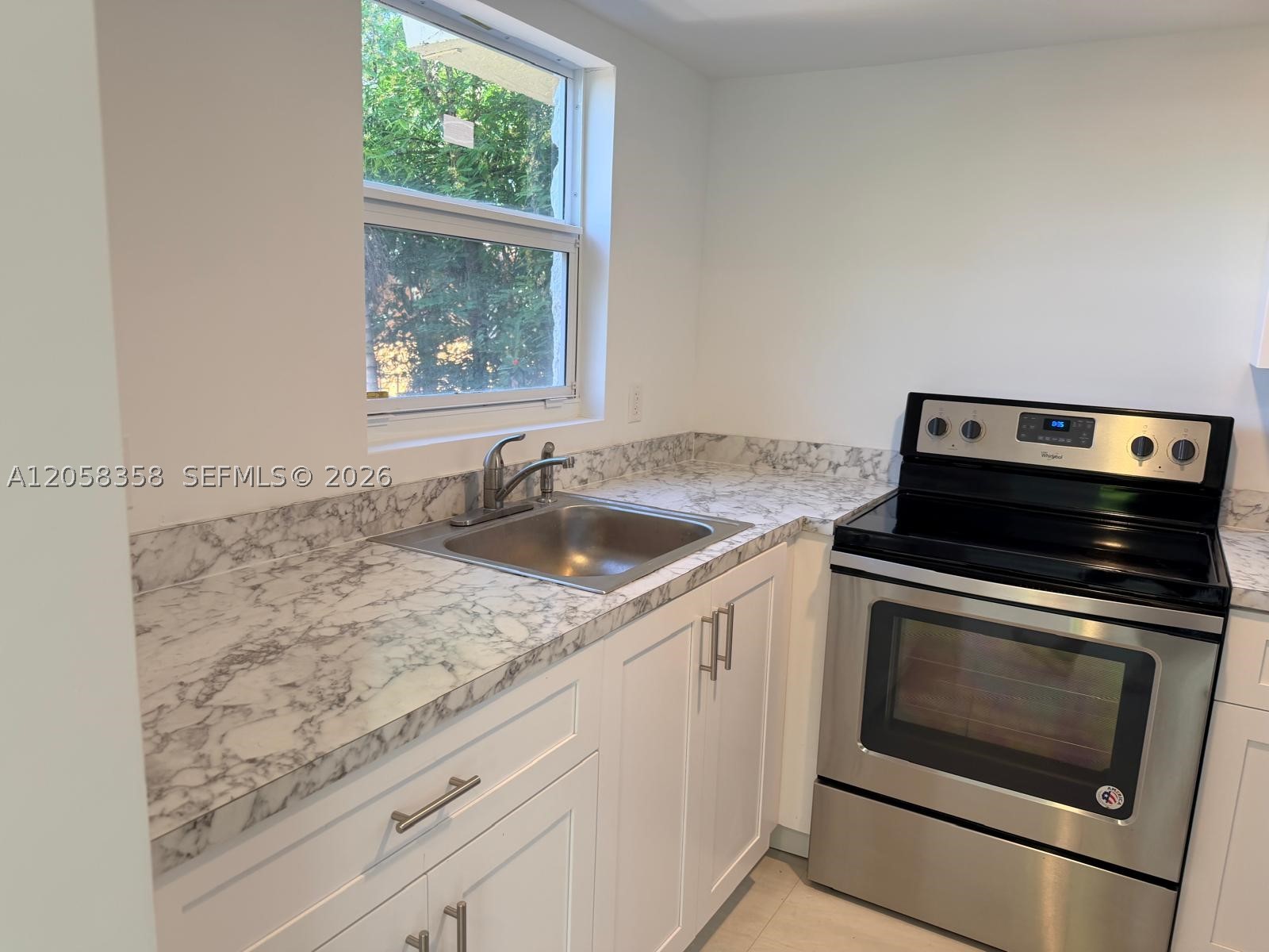 921 Sw 7th St 3 Property Photo 3