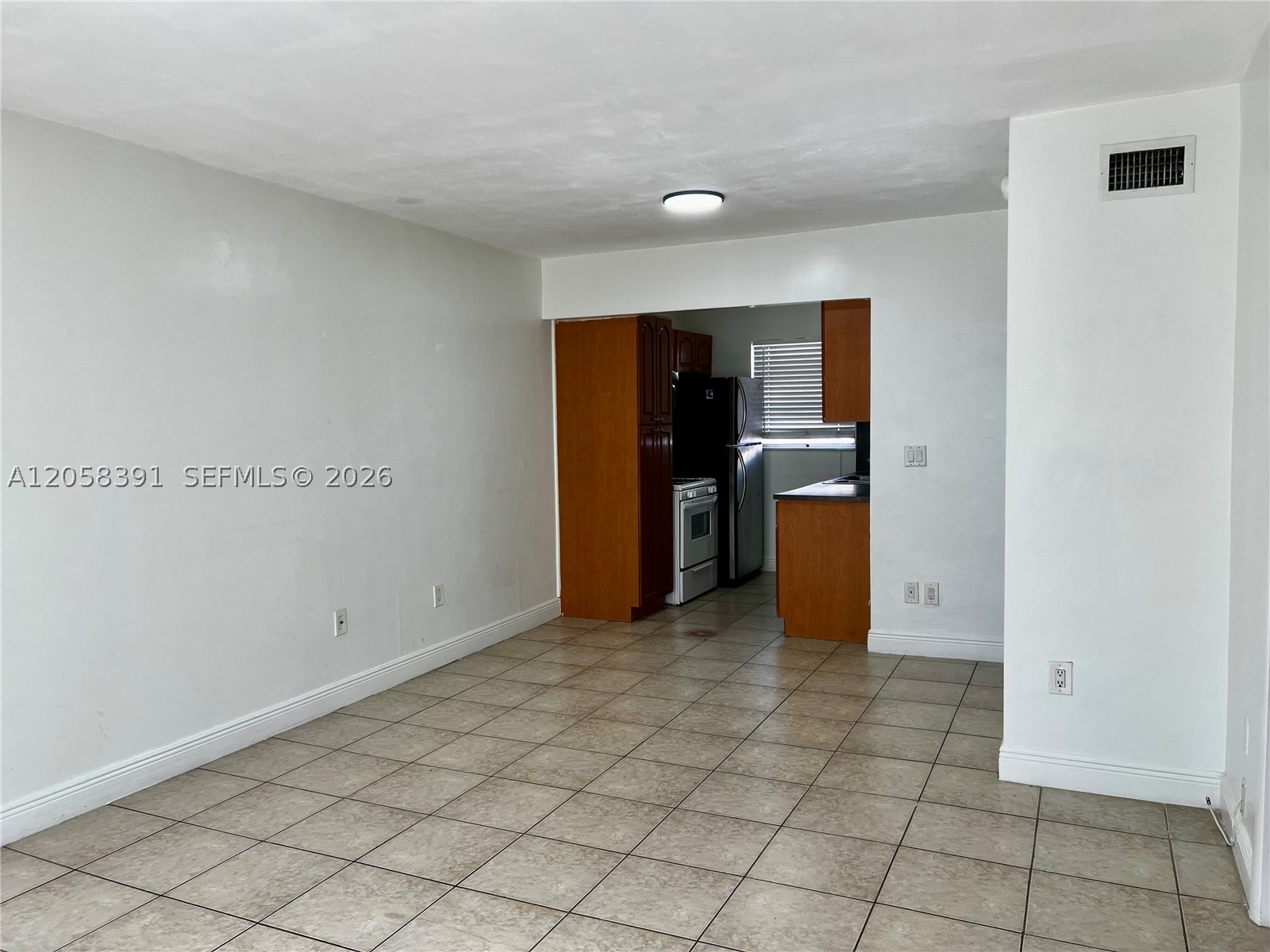 2072 Ne 169th St 8 Property Photo 2