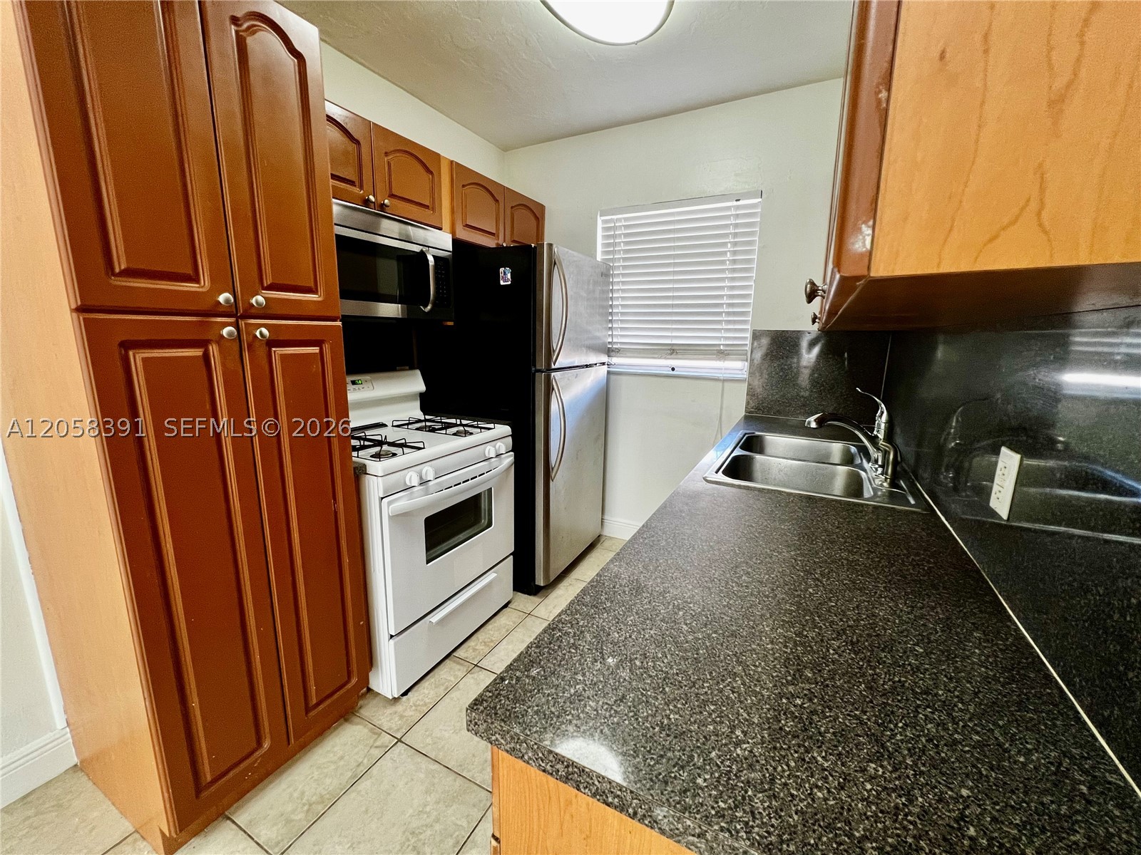 2072 Ne 169th St 8 Property Photo 3