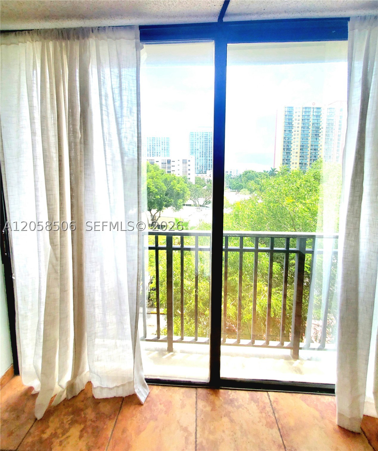 17021 N Bay Rd 618 Property Photo 12
