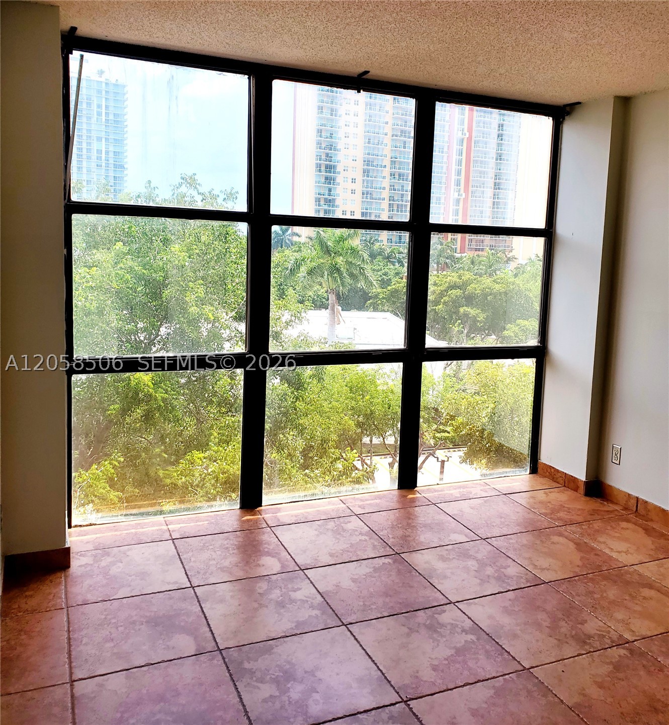 17021 N Bay Rd 618 Property Photo 15