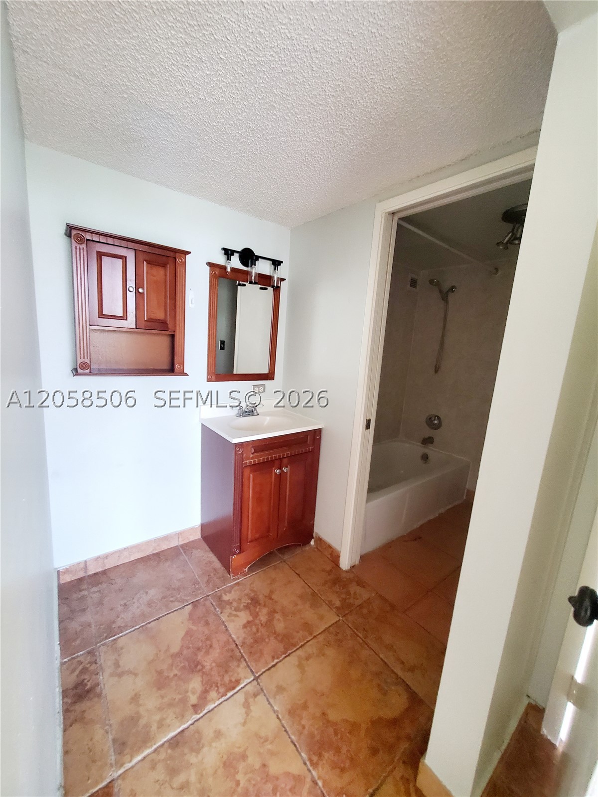 17021 N Bay Rd 618 Property Photo 17