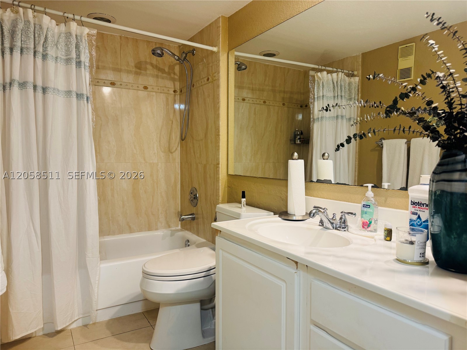 1705 Whitehall Dr 401 Property Photo 7