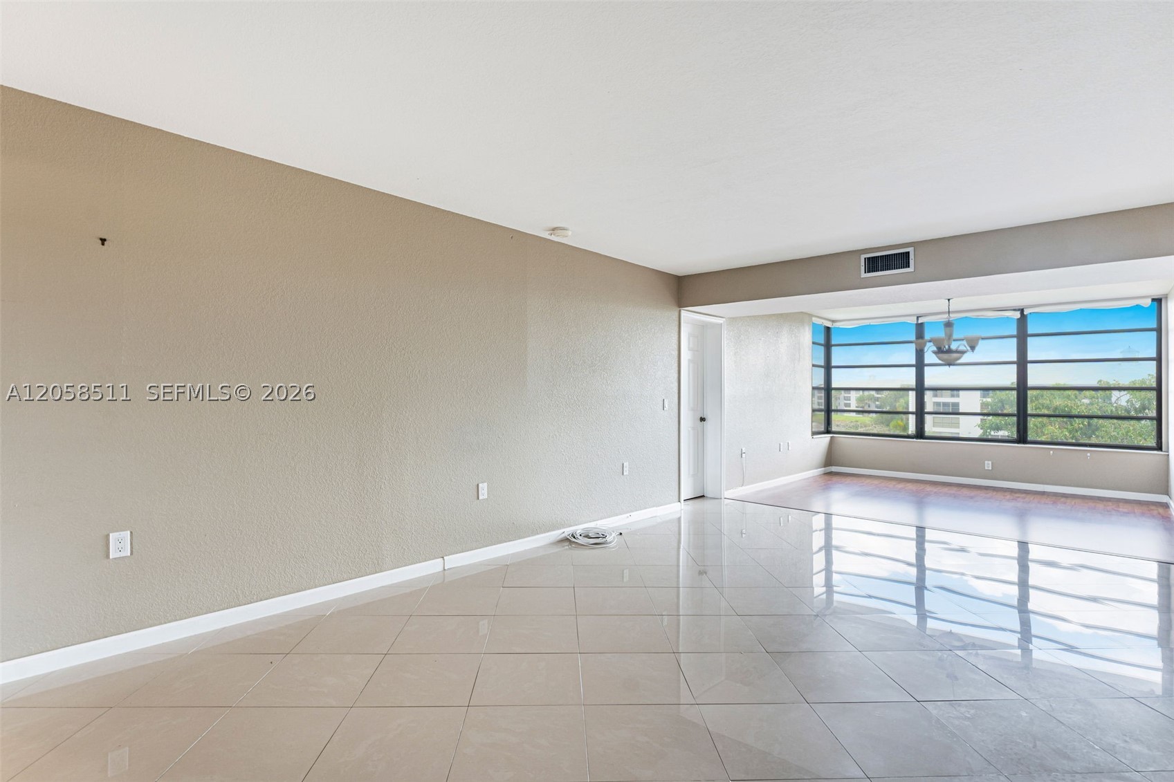 1705 Whitehall Dr 401 Property Photo 18
