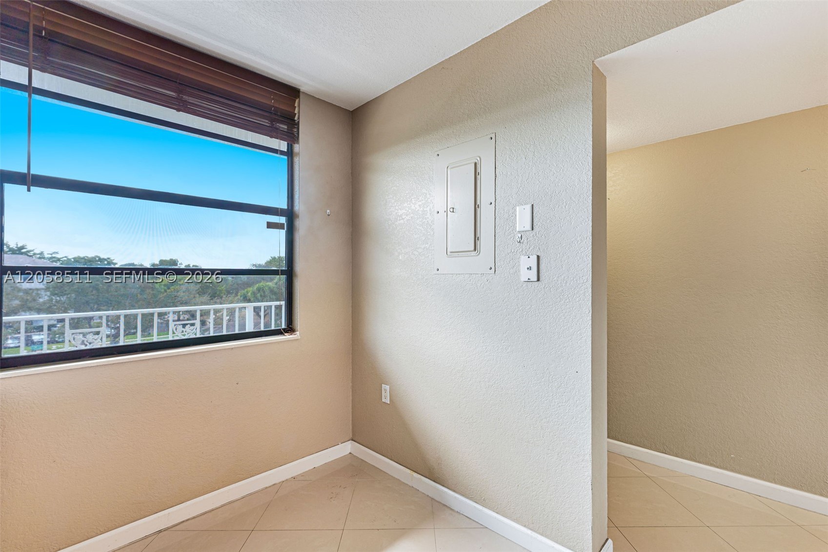 1705 Whitehall Dr 401 Property Photo 24