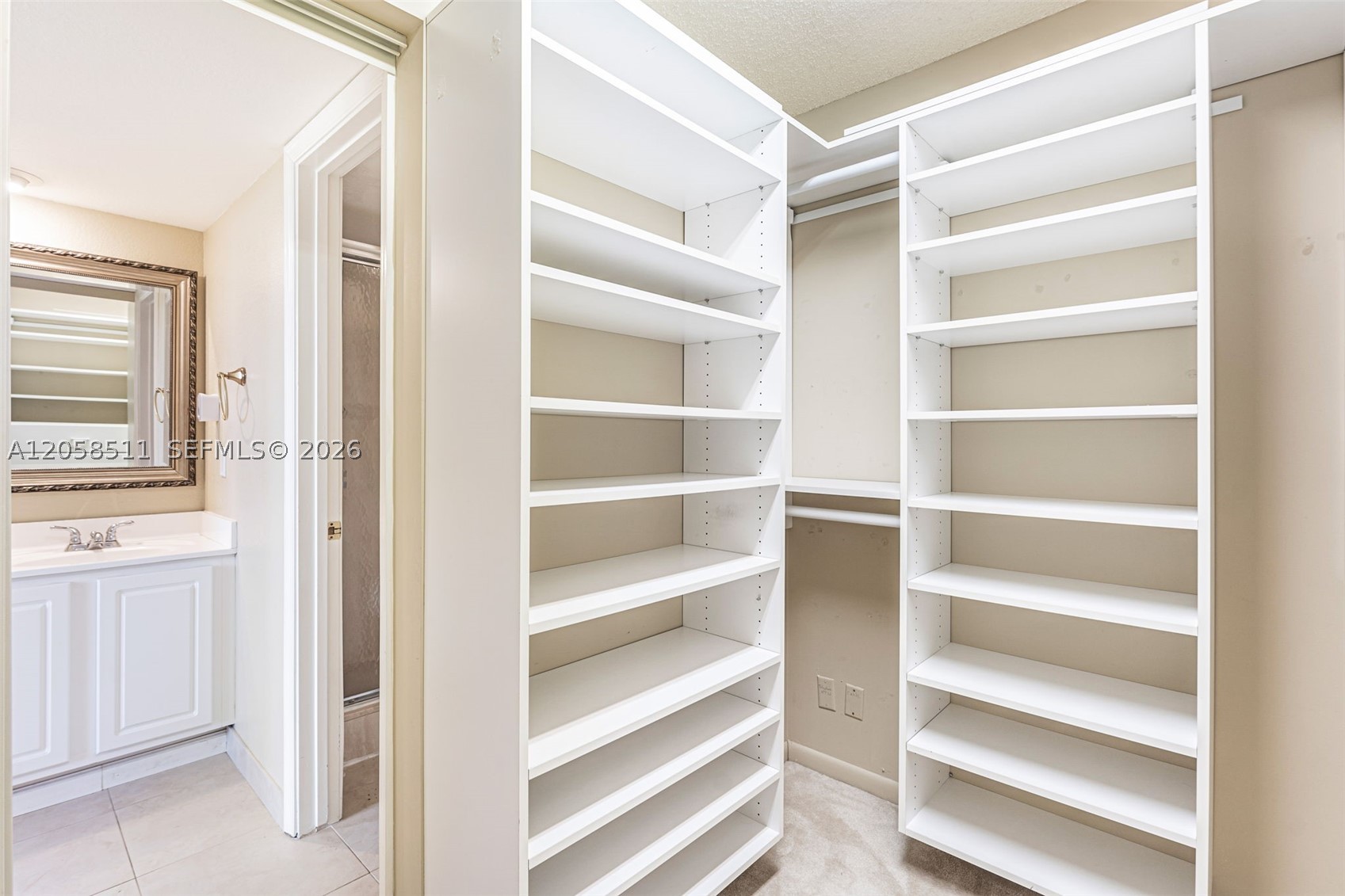 1705 Whitehall Dr 401 Property Photo 26