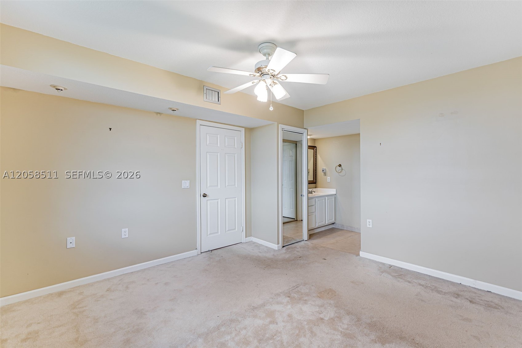 1705 Whitehall Dr 401 Property Photo 28