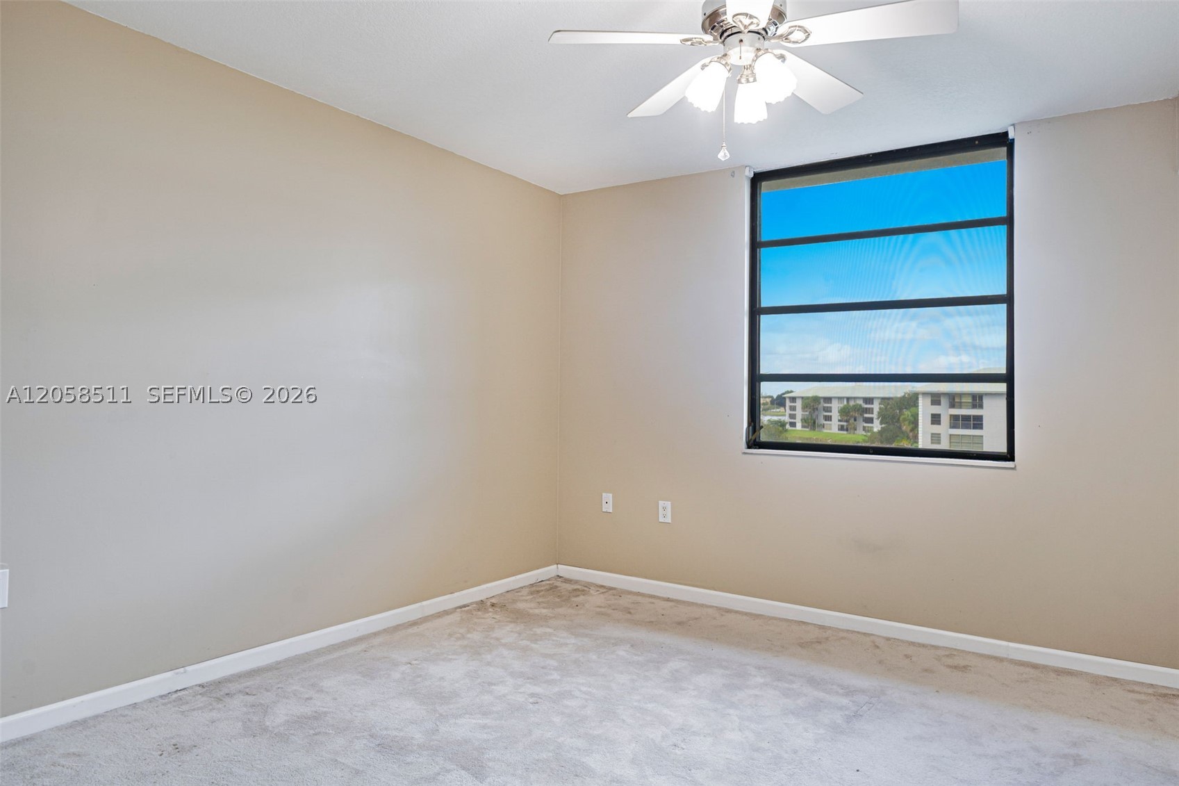 1705 Whitehall Dr 401 Property Photo 34