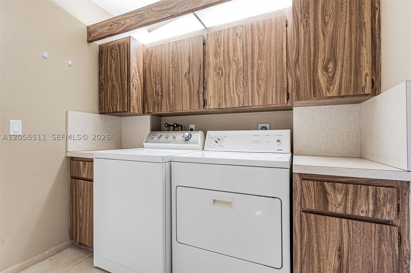 1705 Whitehall Dr 401 Property Photo 40