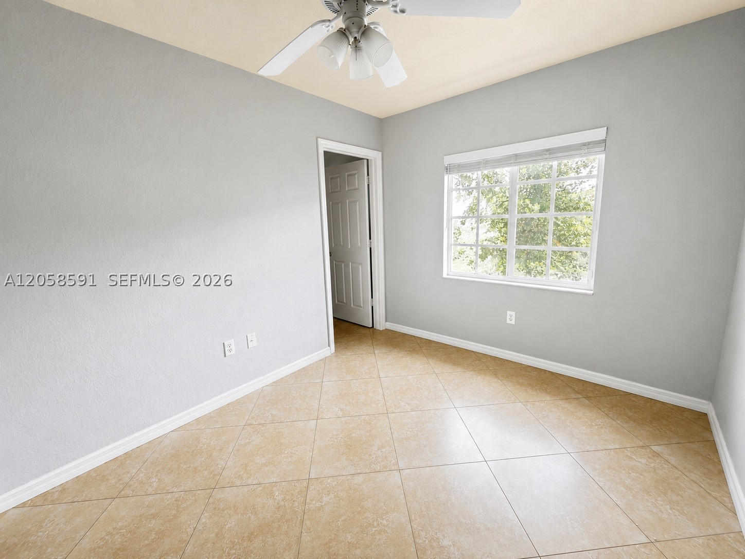 1000 Palm Trl 10 Property Photo 1