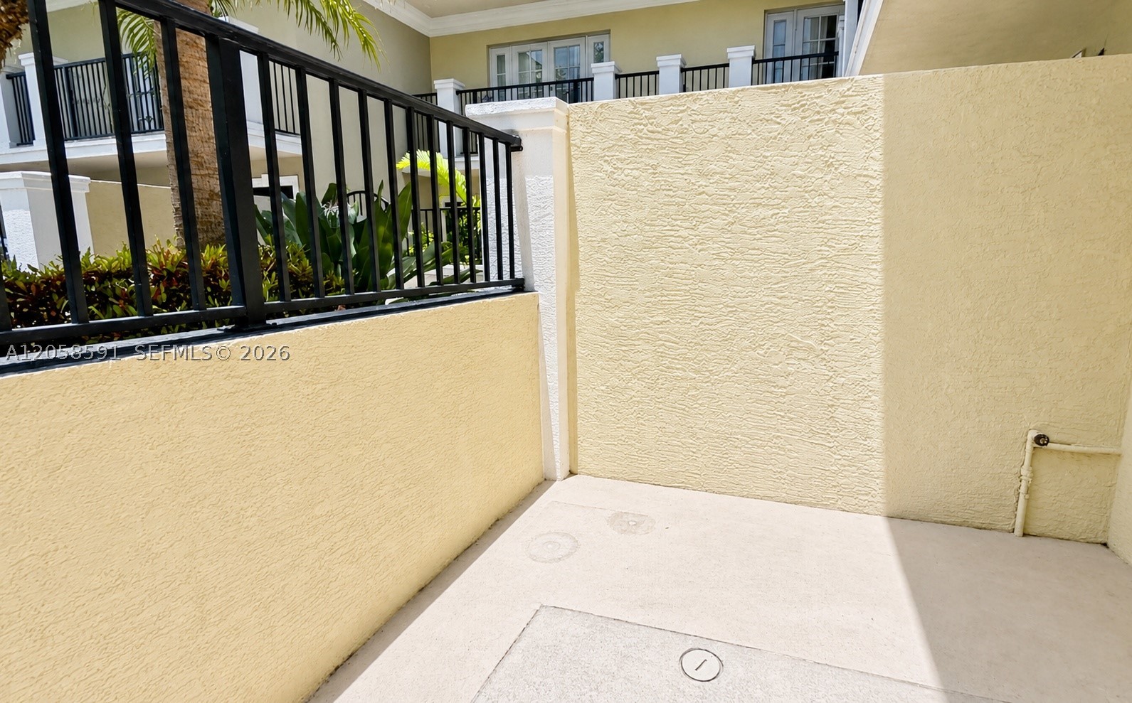 1000 Palm Trl 10 Property Photo 9