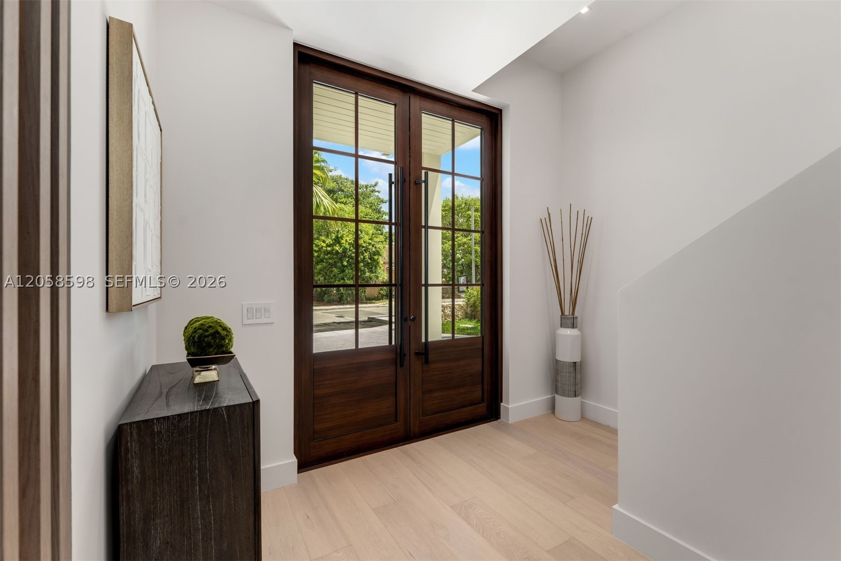 3352 Charles Ave Property Photo 9