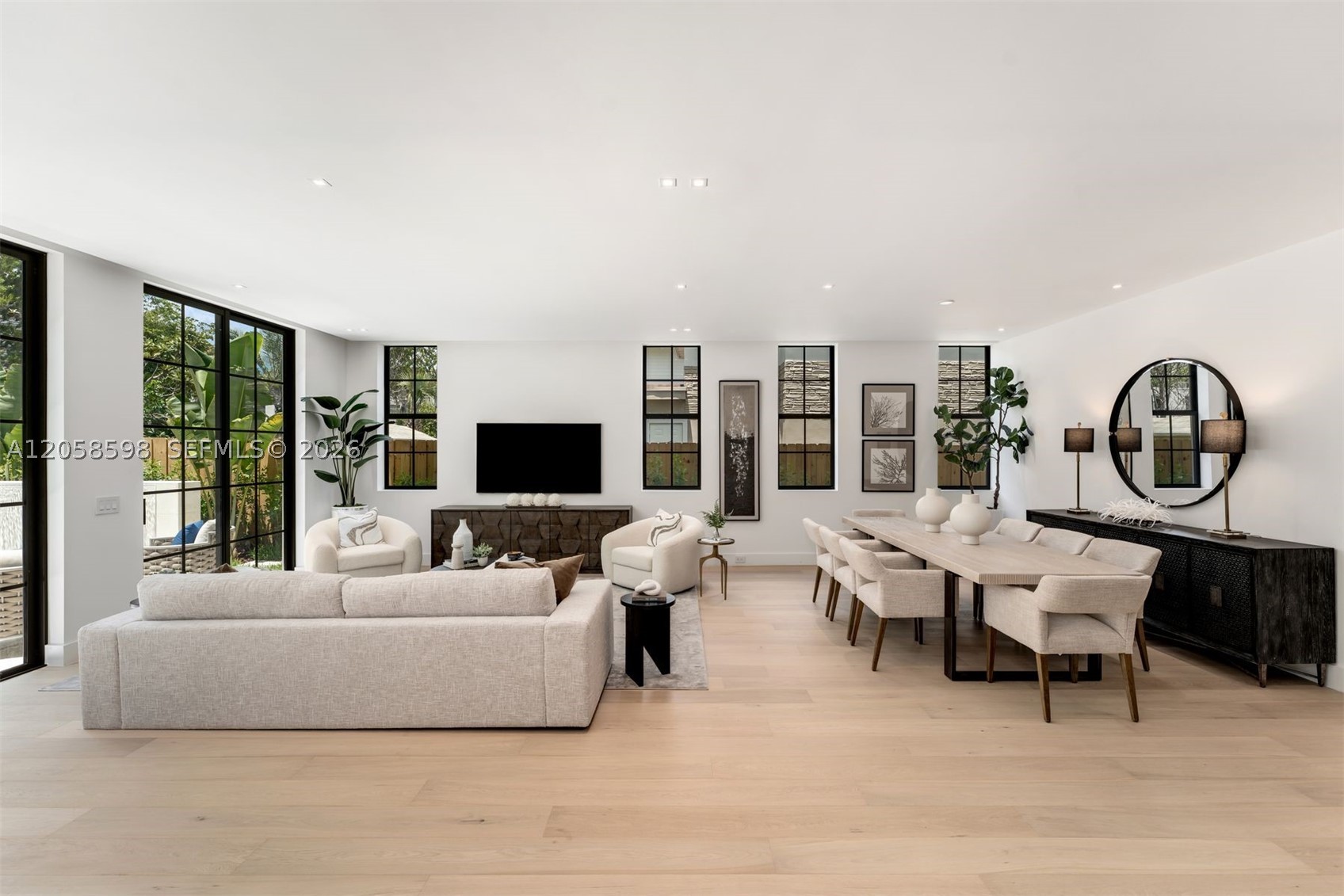 3352 Charles Ave Property Photo 19