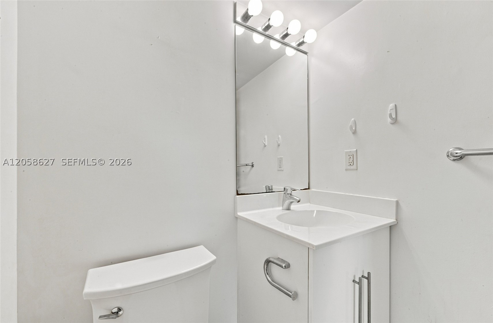 3000 S Ocean Dr 518 Property Photo 8