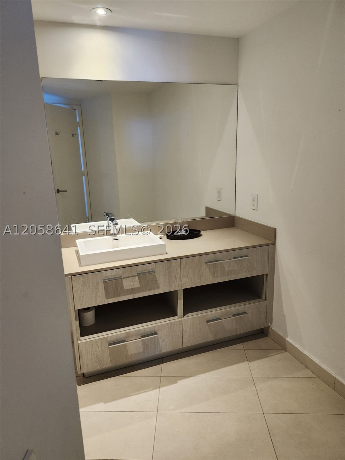 4111 S Ocean Dr 3610 Property Photo 6