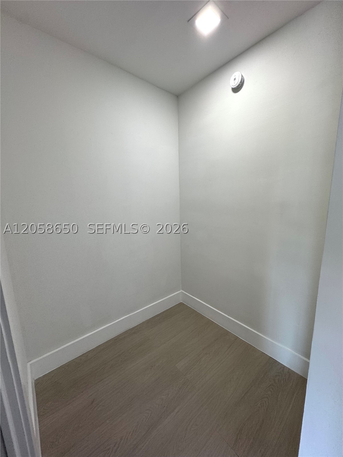 300 Bayview Dr 1201 Property Photo 5