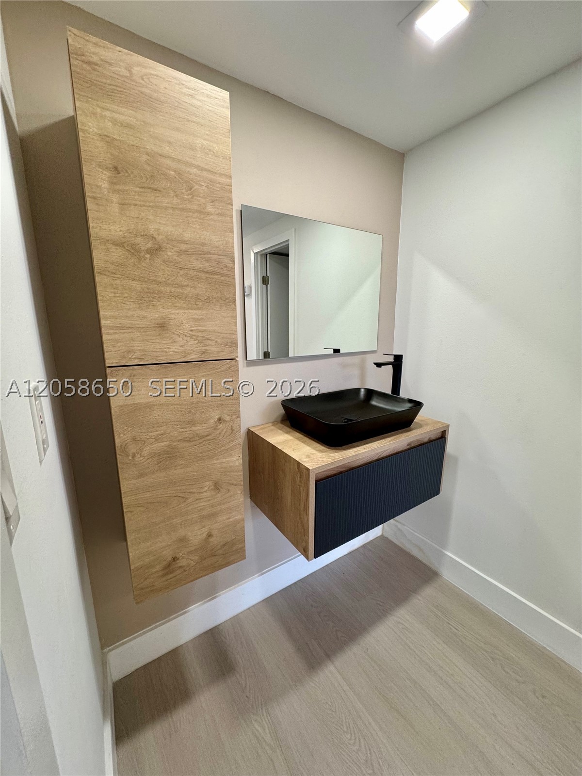 300 Bayview Dr 1201 Property Photo 9