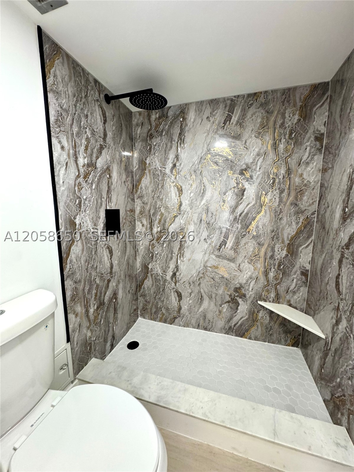 300 Bayview Dr 1201 Property Photo 10