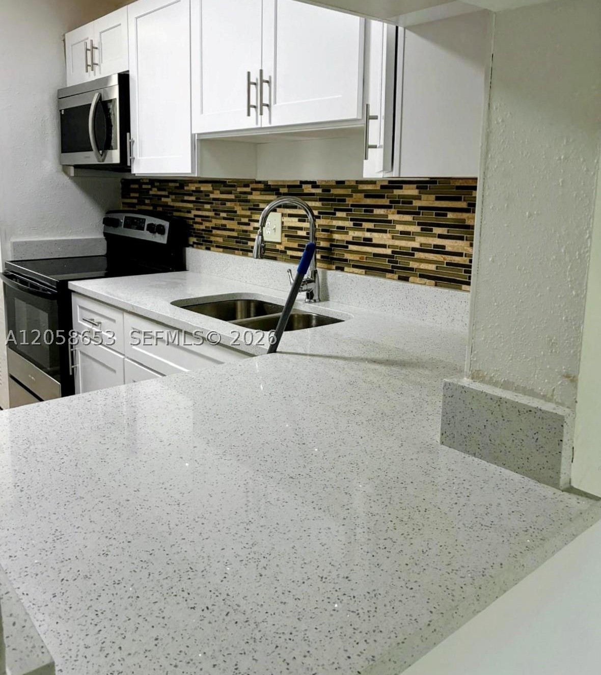 7911 N Colony Cir N 202 Property Photo 1