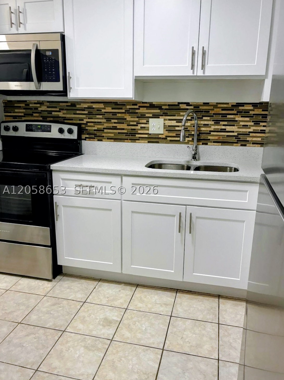 7911 N Colony Cir N 202 Property Photo 4
