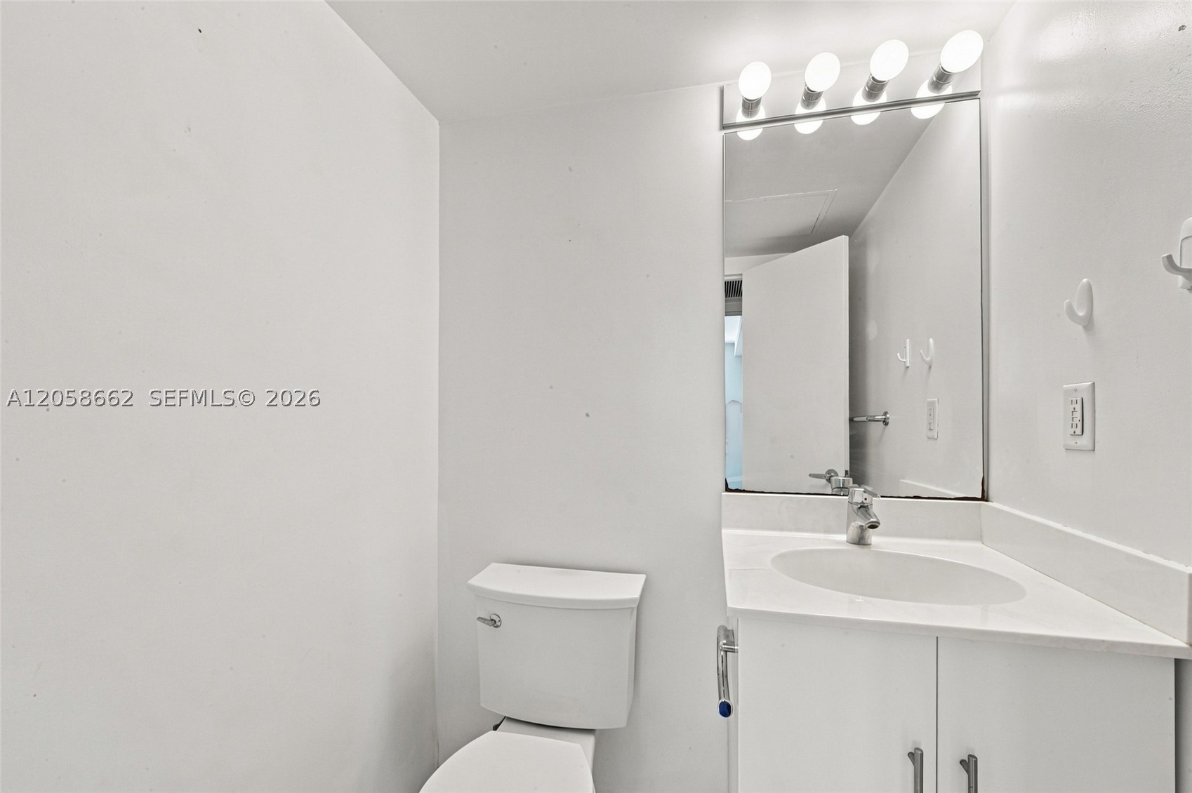 3000 S Ocean Dr 518 Property Photo 12