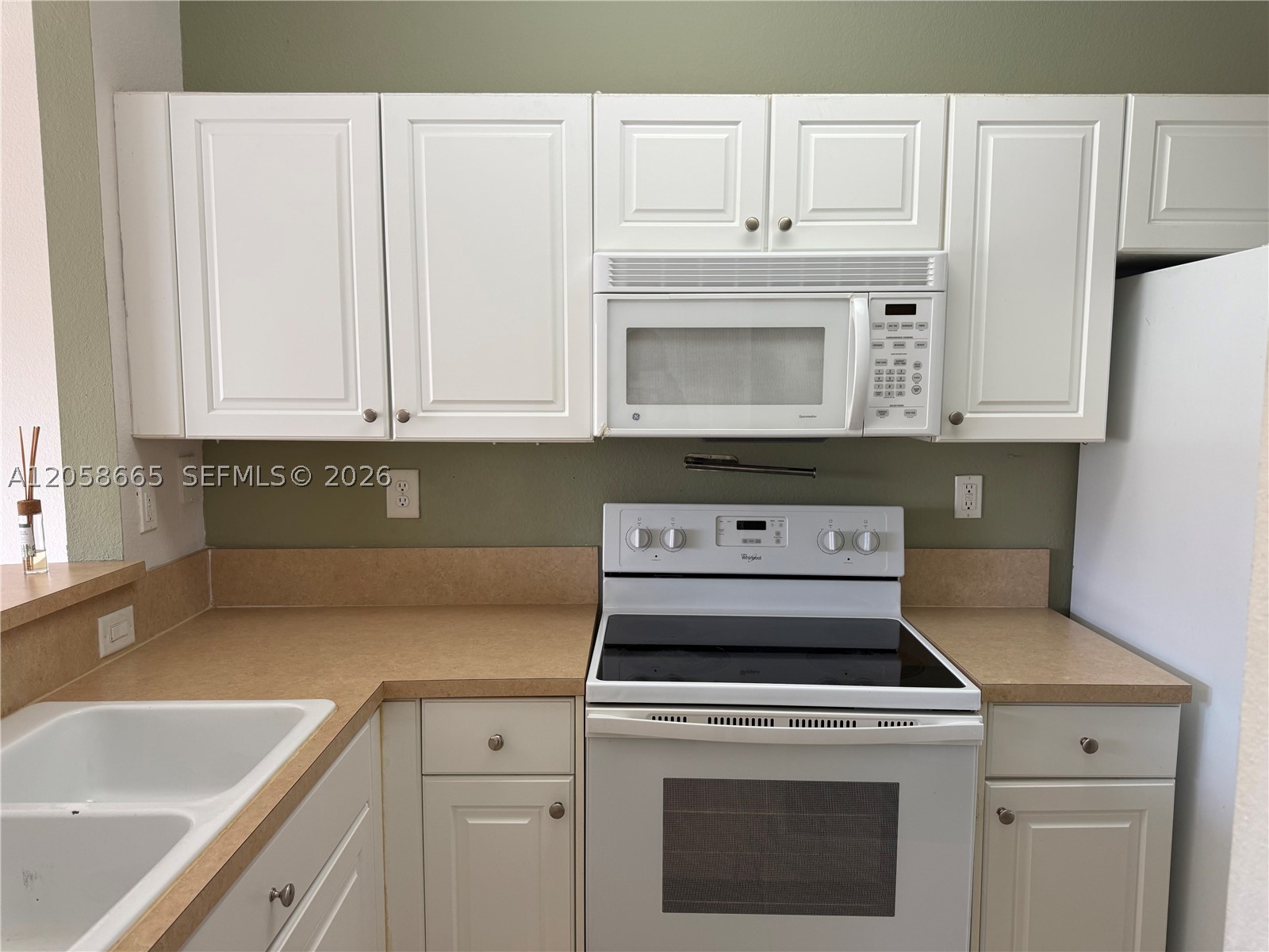 1655 Ne 33rd Rd 105-4 Property Photo 8