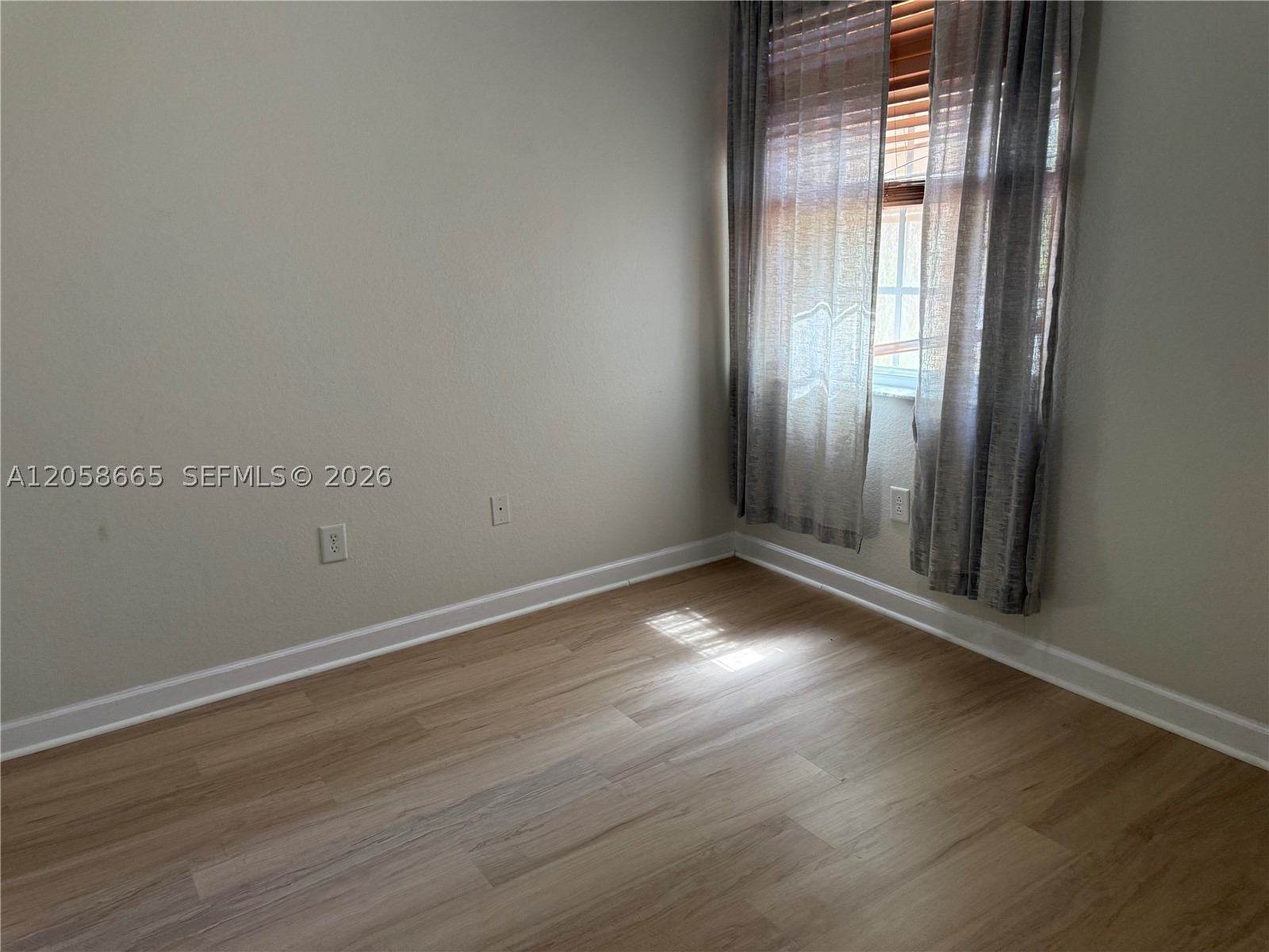 1655 Ne 33rd Rd 105-4 Property Photo 18
