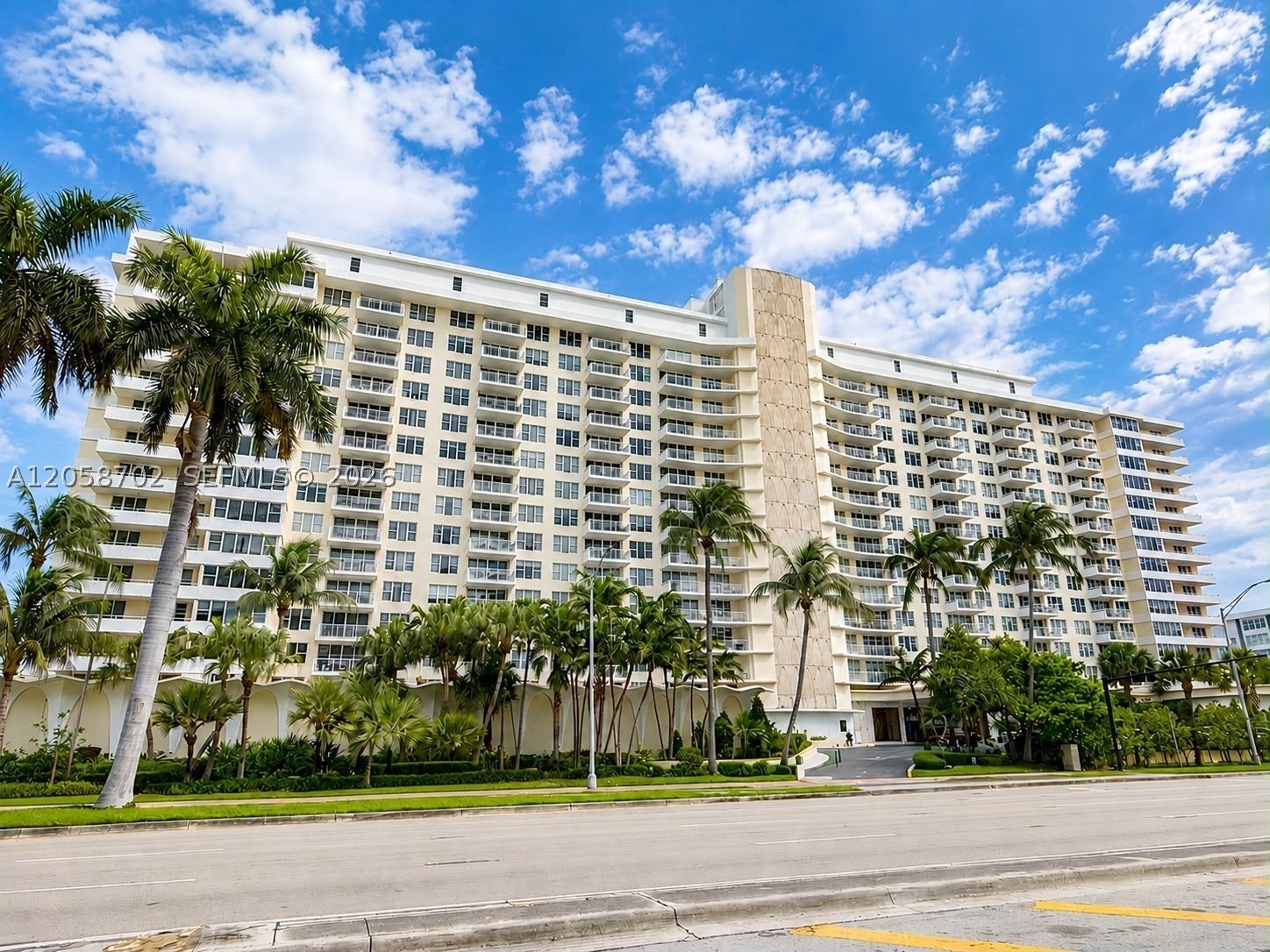 5600 Collins Ave 17U Property Photo 1