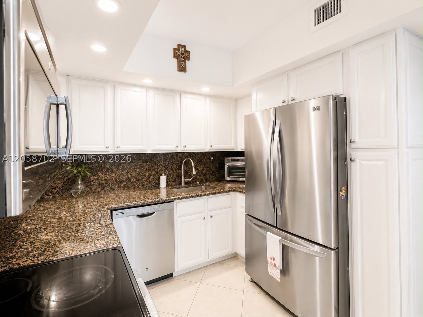 5600 Collins Ave 17u Property Photo 5
