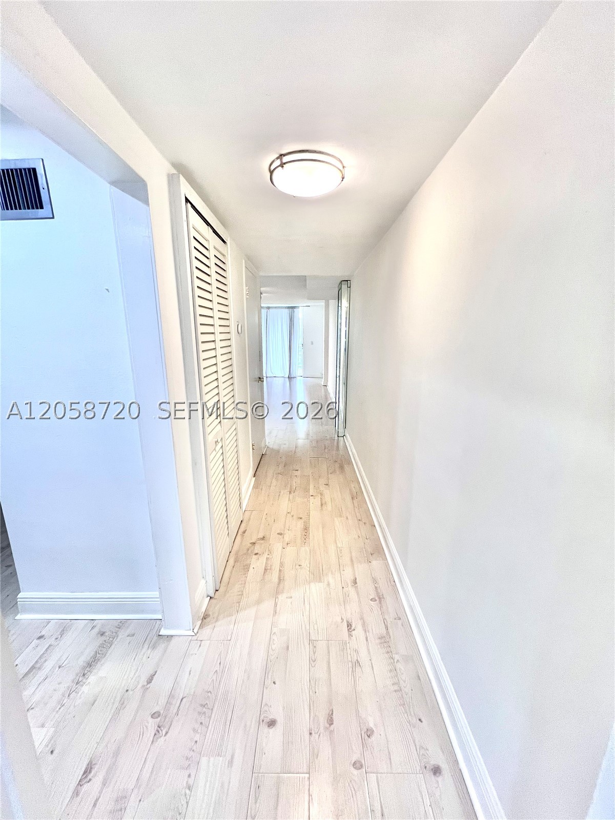 3660 Ne 166th St 405 Property Photo 5