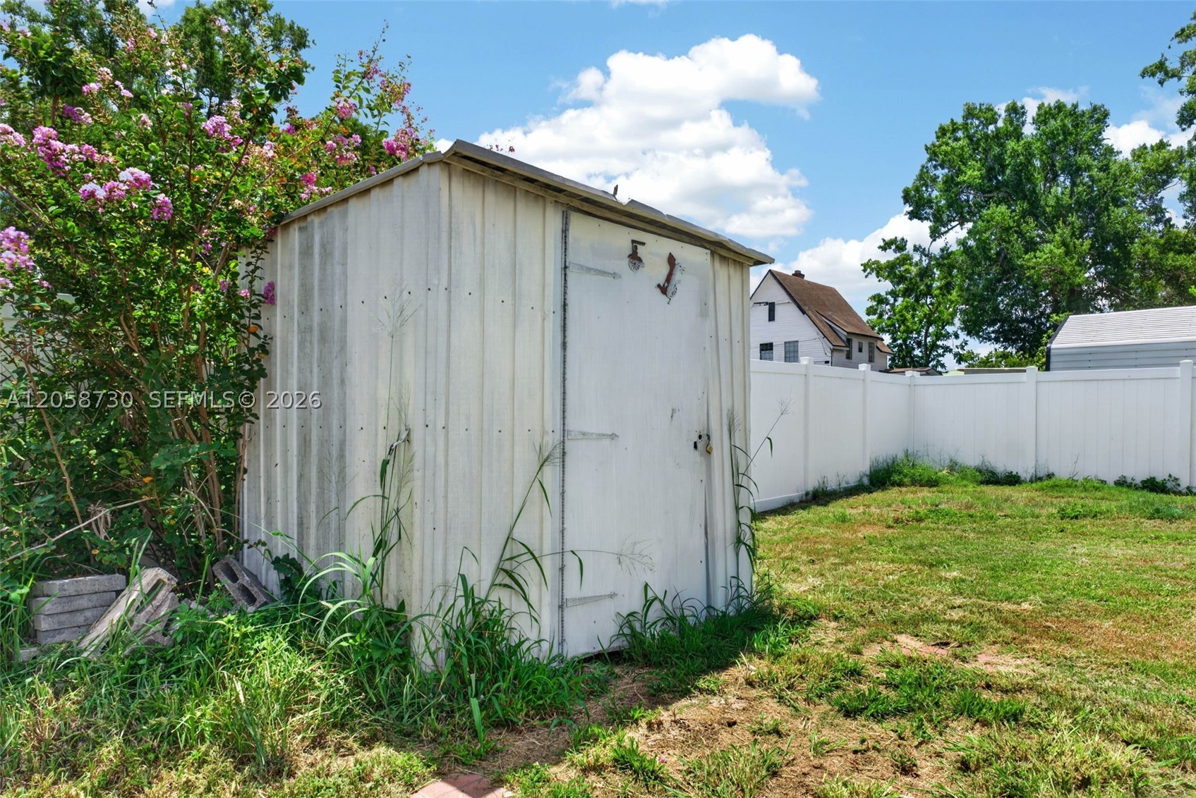 215 Palm Avenue Property Photo 39