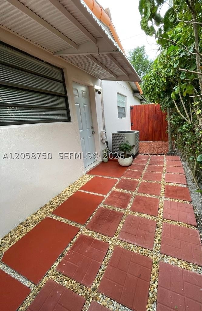 8025 Nw 170th St Property Photo 15