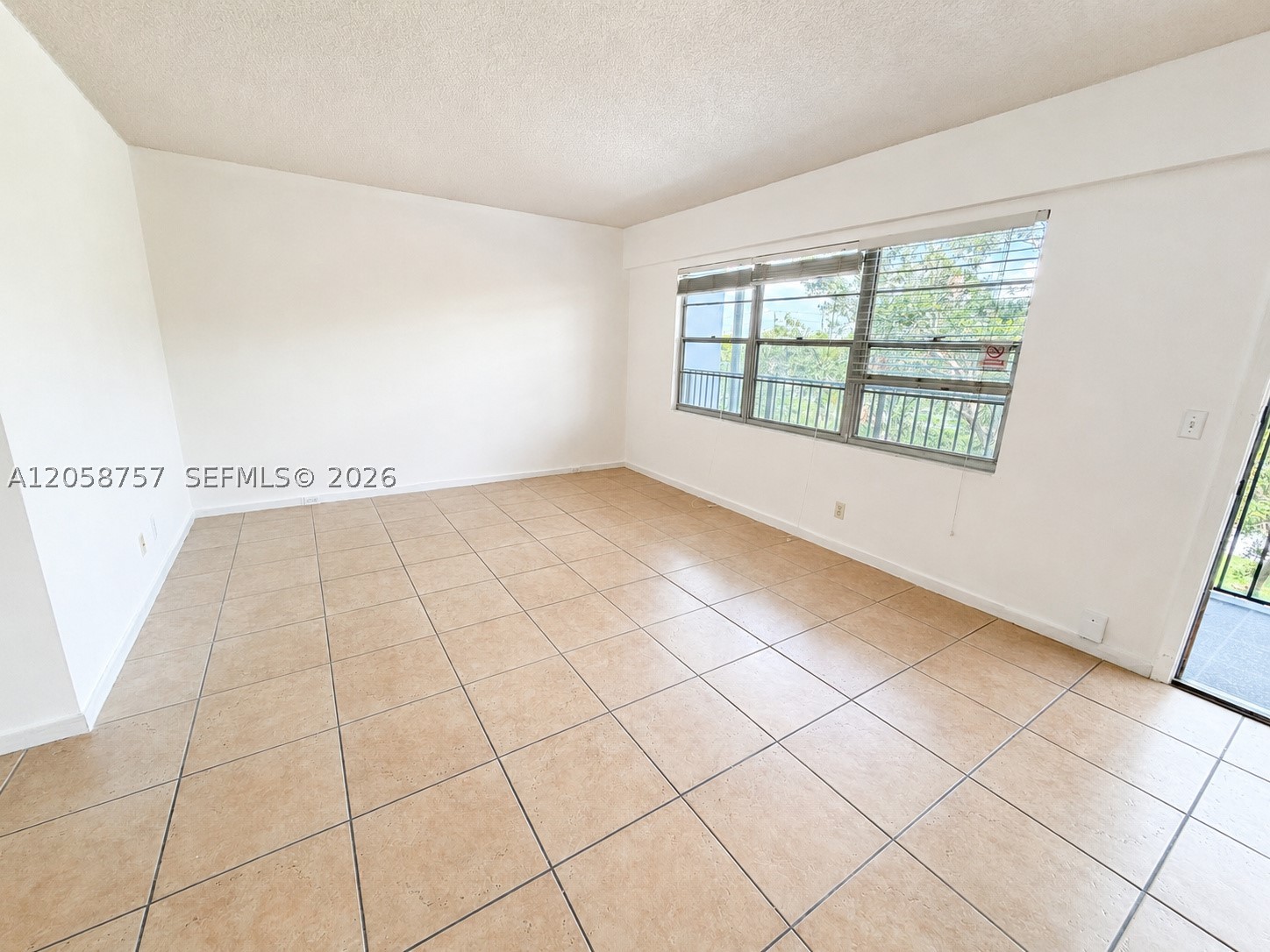 1301 Sw 135th Ter 406j Property Photo 3