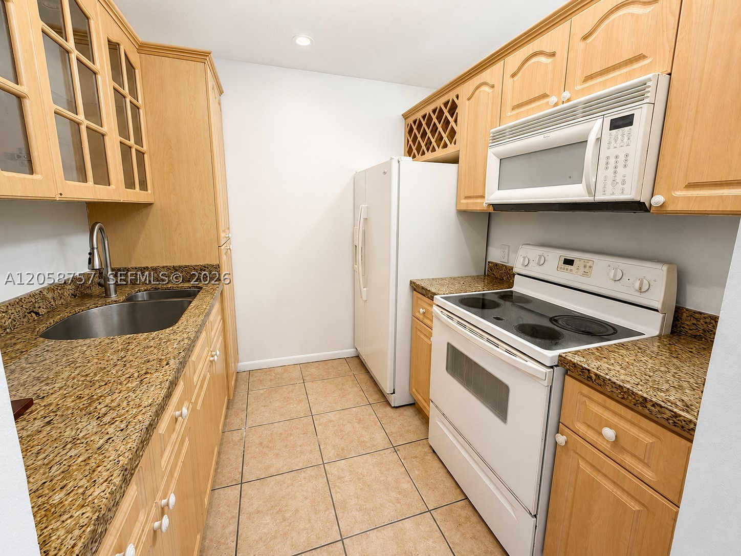 1301 Sw 135th Ter 406j Property Photo 4