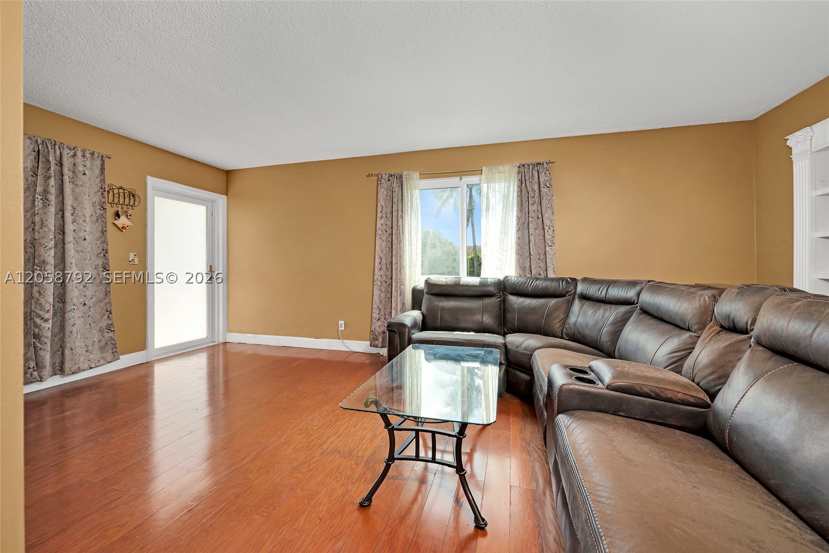 220 Sw 65th Ave Property Photo 4