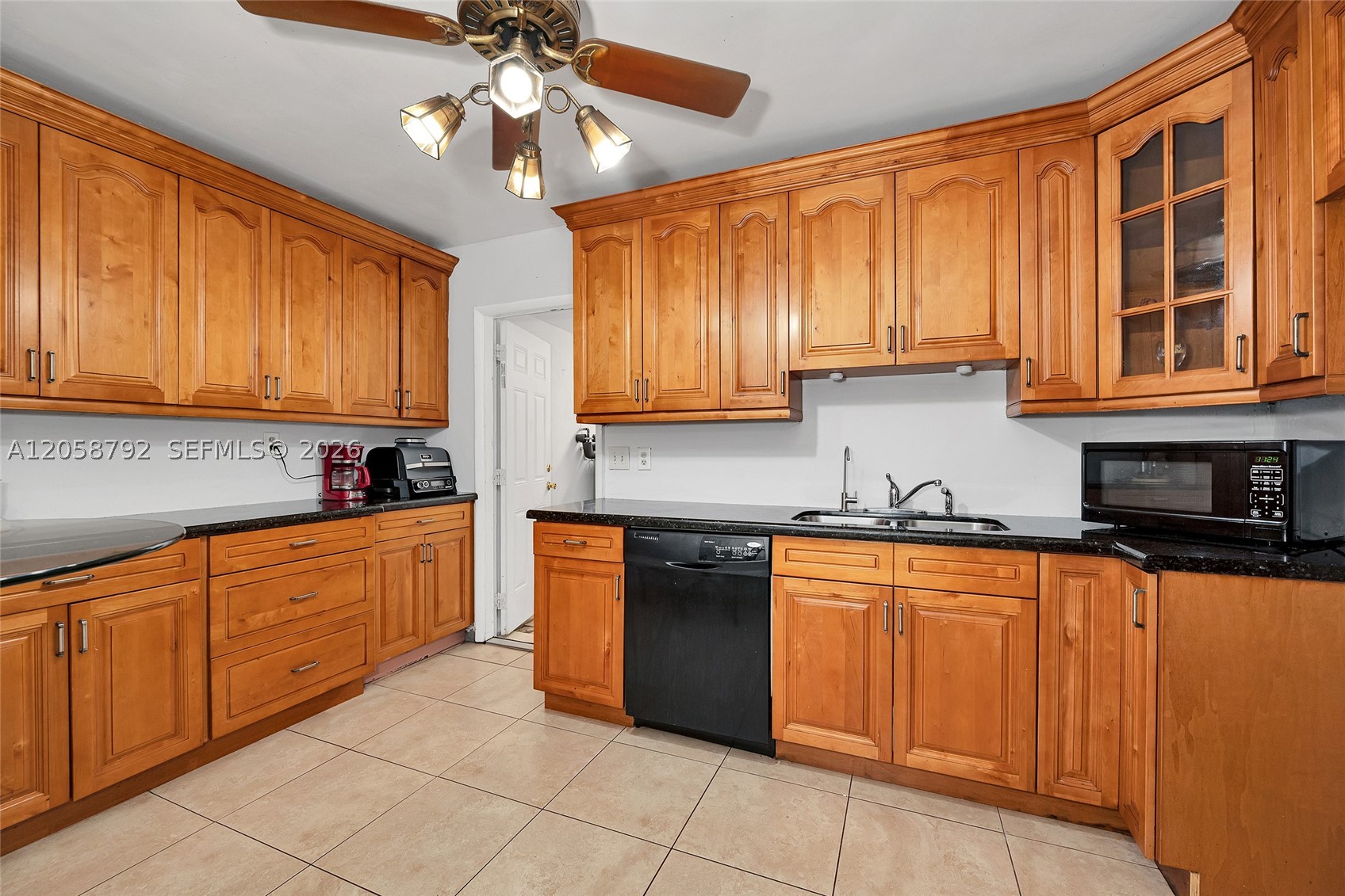 220 Sw 65th Ave Property Photo 10