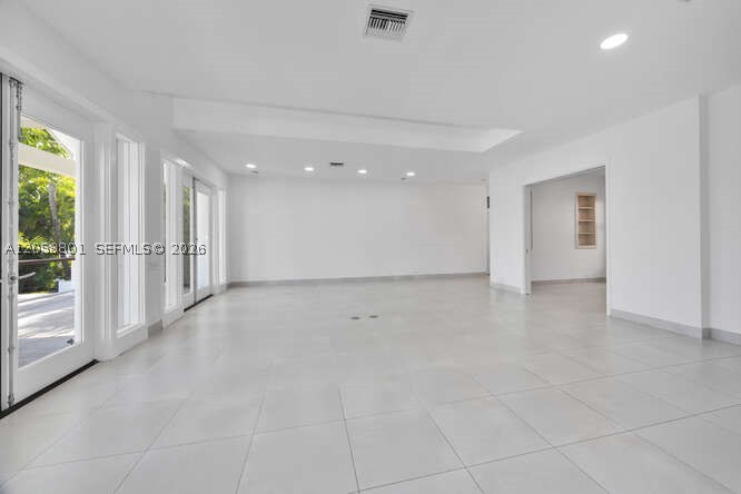 621 N Mashta Drive Property Photo 6
