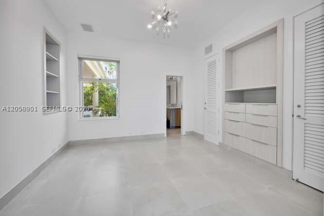 621 N Mashta Drive Property Photo 12