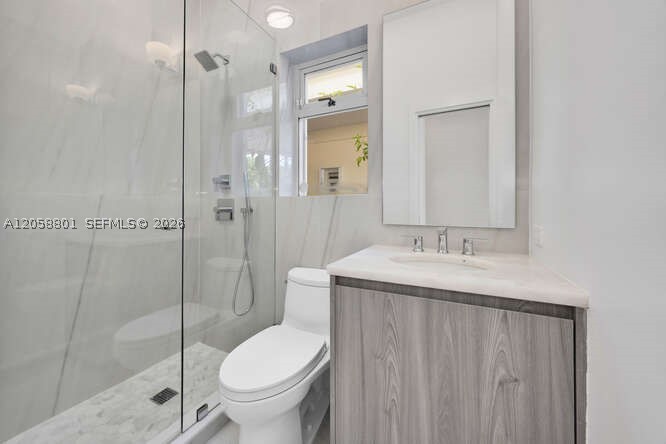 621 N Mashta Drive Property Photo 13