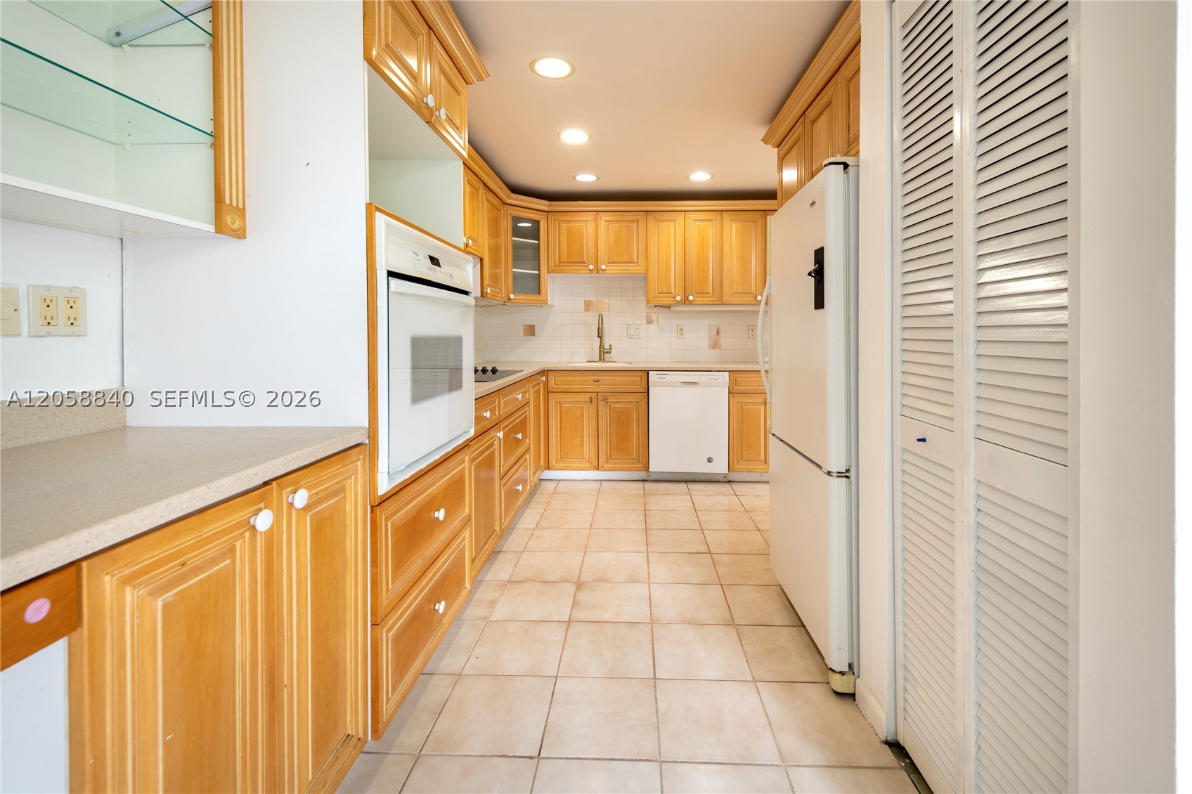 8401 W Sample Rd 19 Property Photo 7